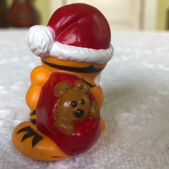 Vintage Garfield Santa Clause Mini Figurine 1978 UFS Hong Kong Christmas 2" - Picture 3 of 8